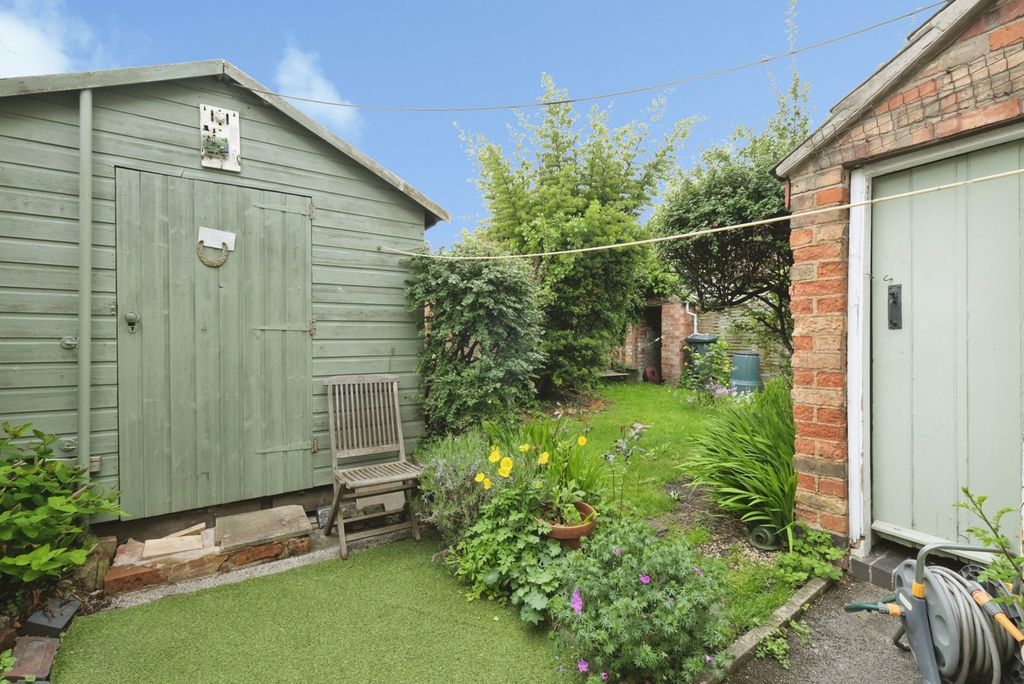 Property photo 2 of 19 Garden