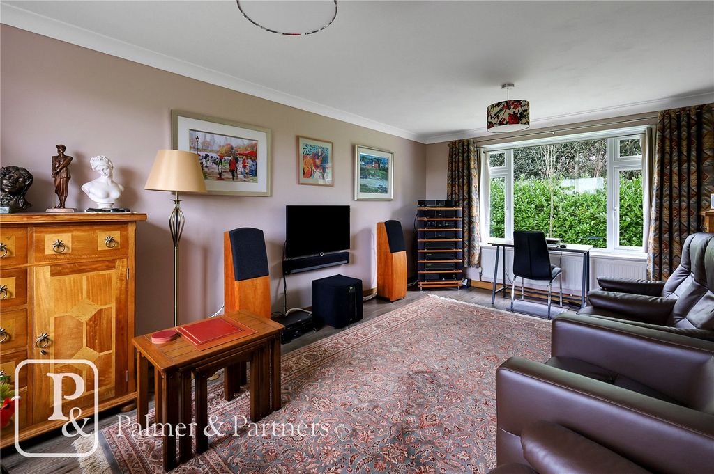 Property photo 2 of 29 Picture No. 11
