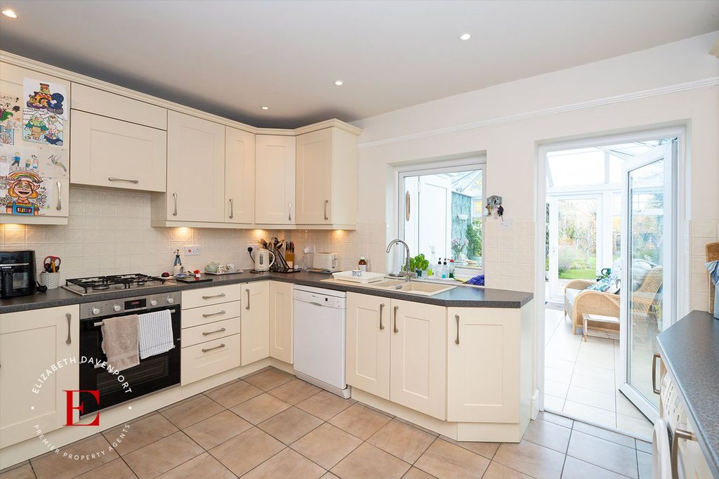 Property photo 3 of 22