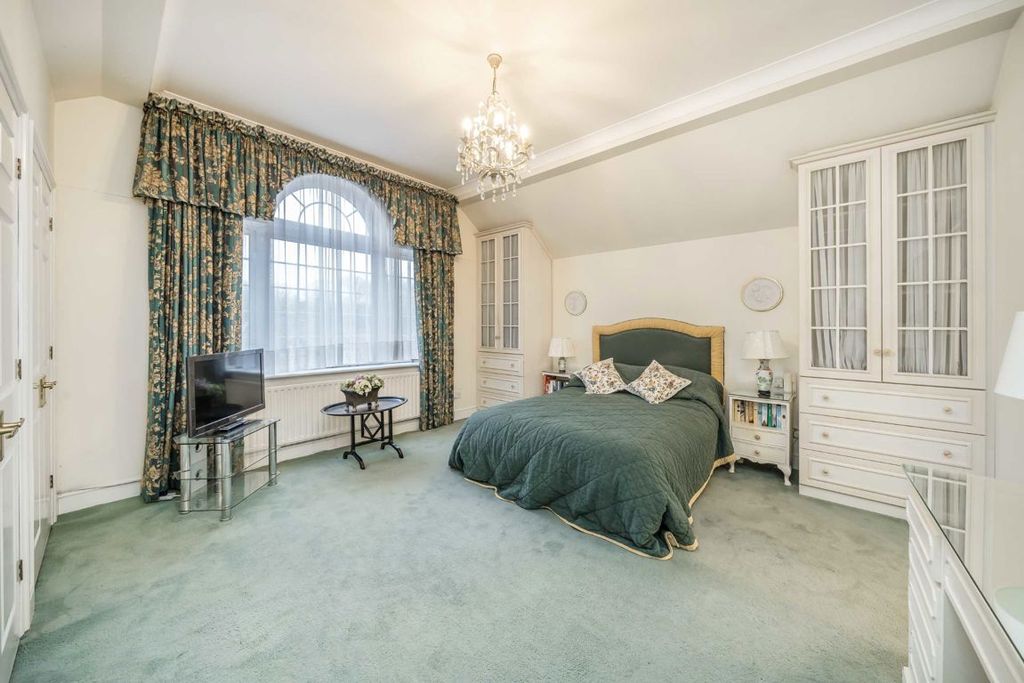 Property photo 3 of 9