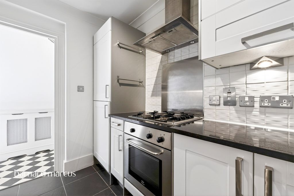 Property photo 2 of 20