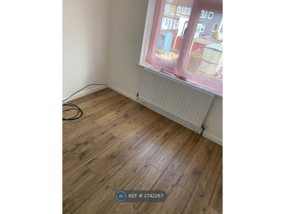 Property photo 2 of 3