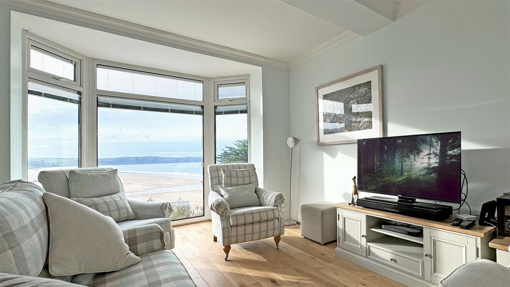 Property photo 3 of 17 New Lounge 2.Jpg