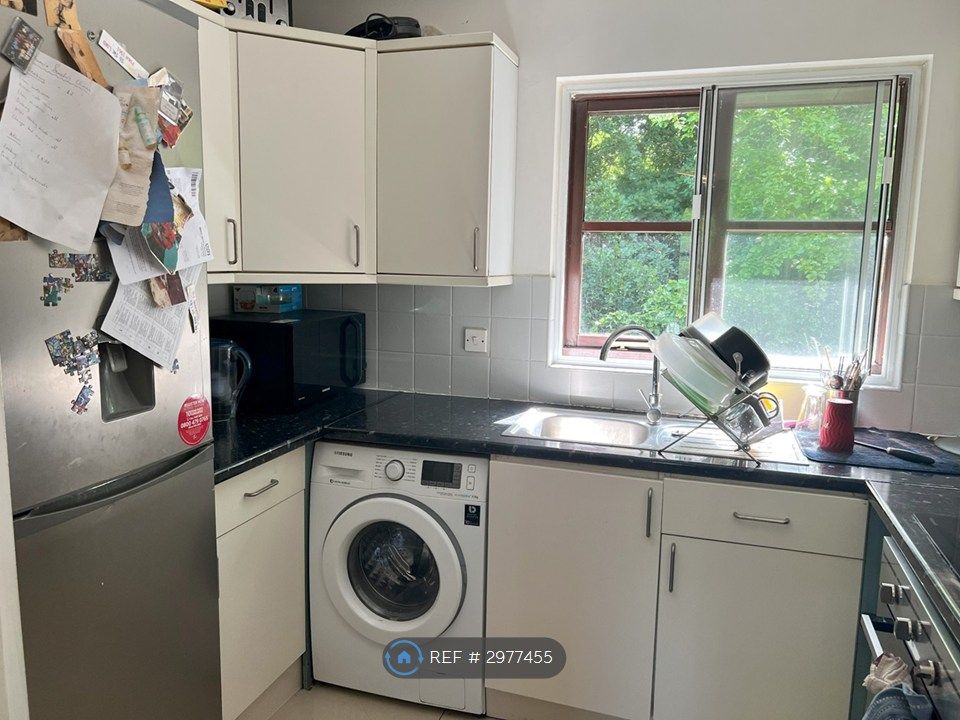 Property photo 2 of 8 Kitchen