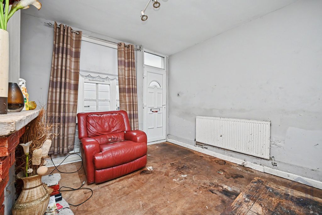 Property photo 3 of 19