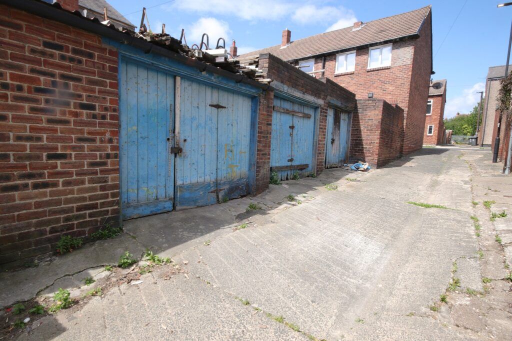 Property photo 1 of 2