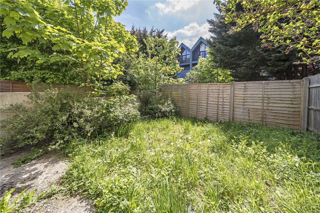 Property photo 2 of 9 Picture No. 10