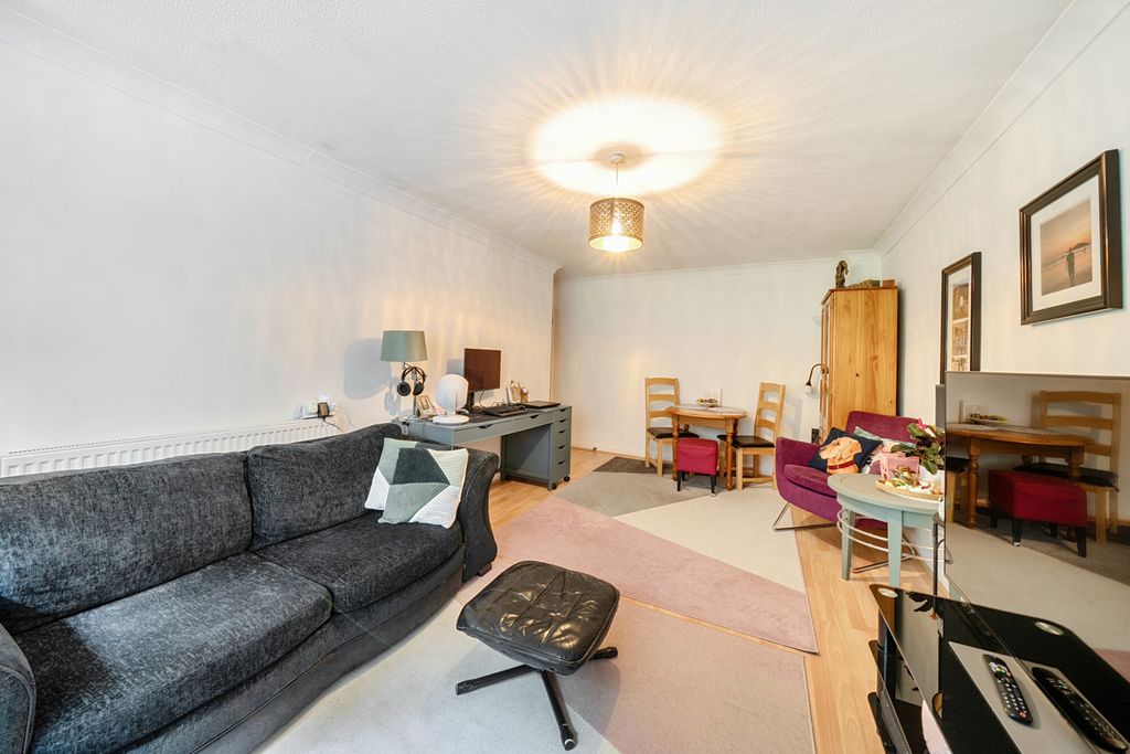 Property photo 3 of 17 1484091-4-6A43938...