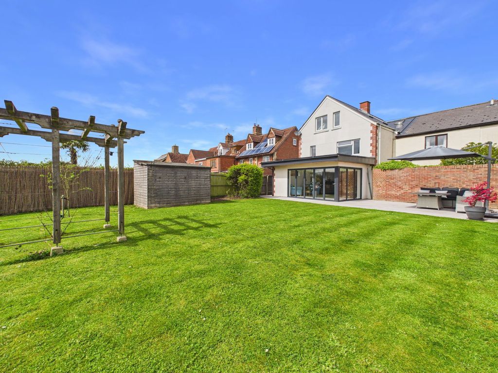 Property photo 1 of 28