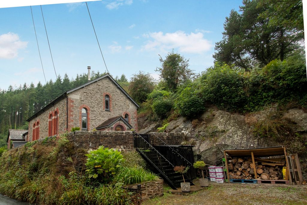 Property photo 1 of 17 Chapel