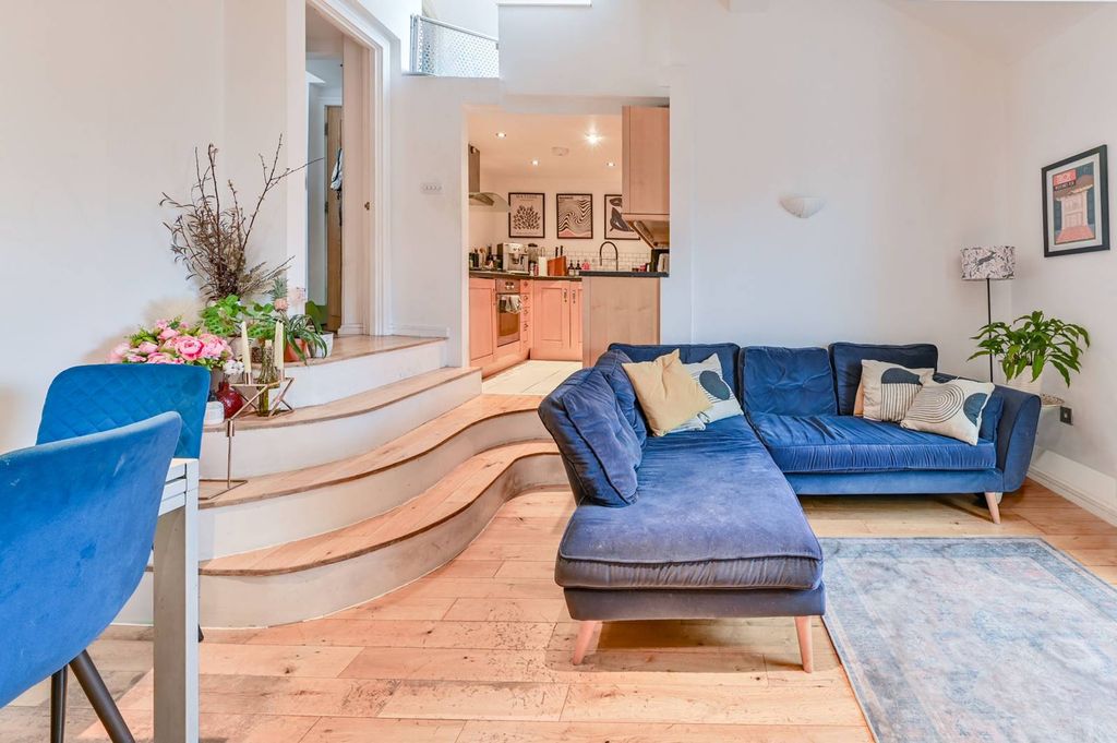 Property photo 3 of 7