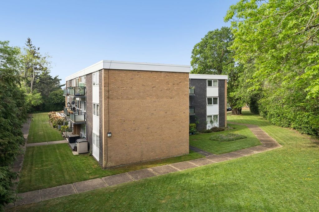 Property photo 1 of 20