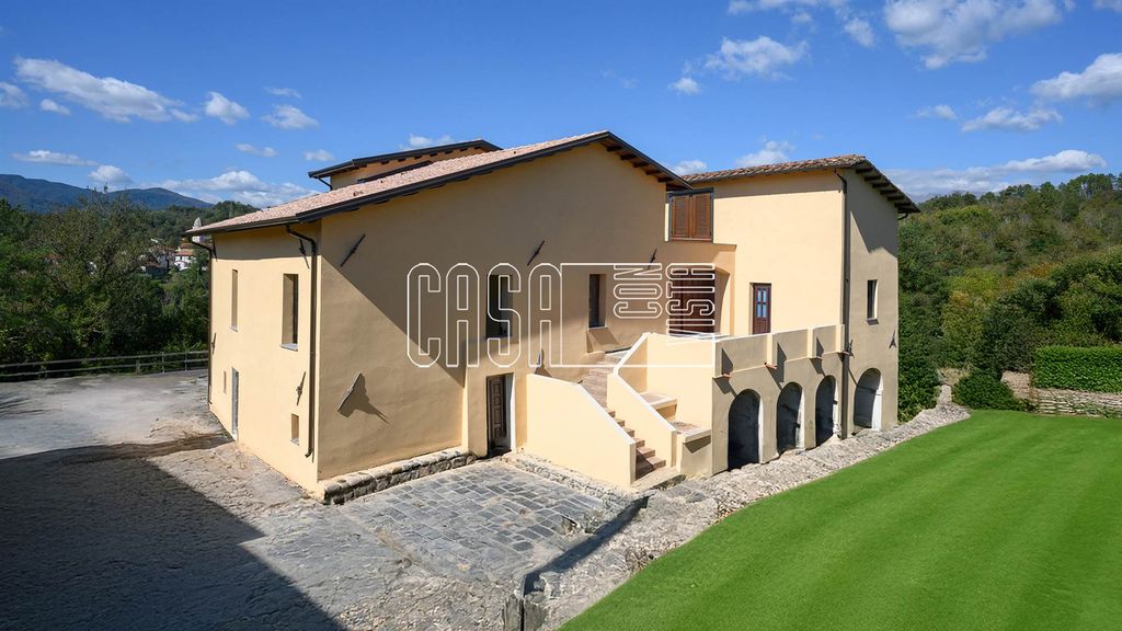 Property photo 2 of 33