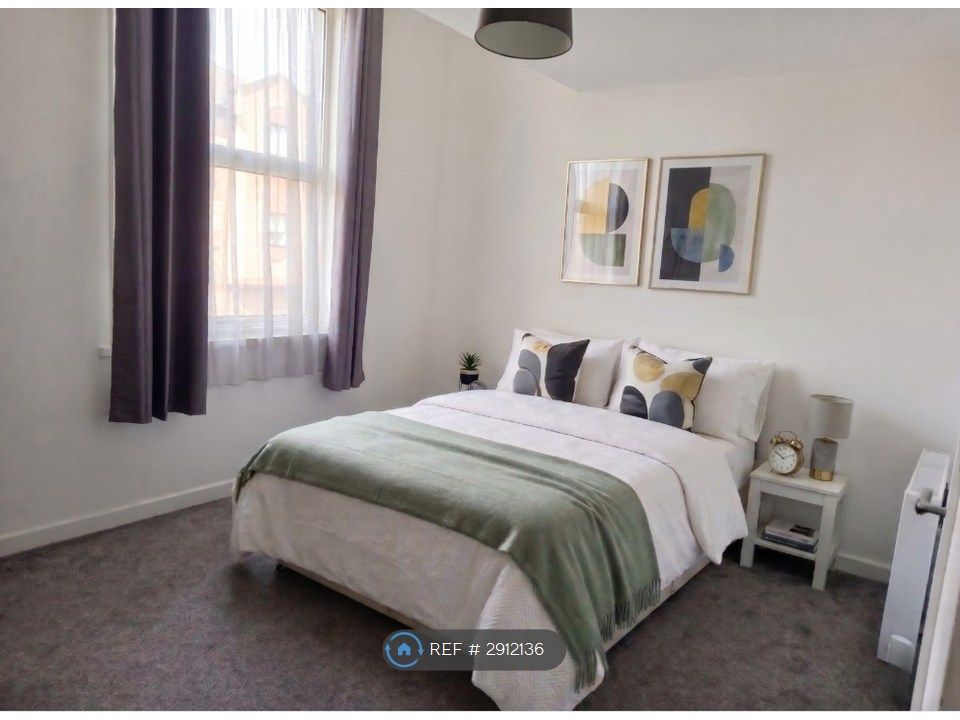 Property photo 1 of 7 Room 2