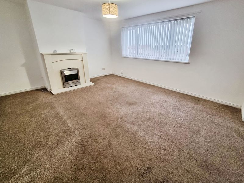 Property photo 3 of 9 Photo 7