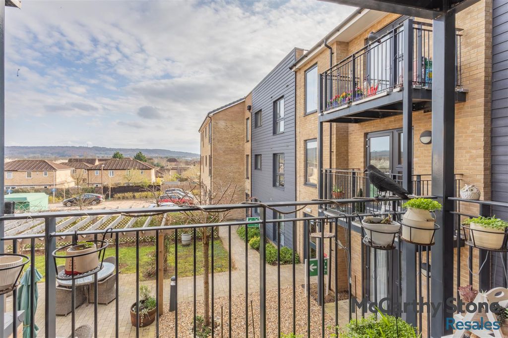 Property photo 1 of 18 8681341-Interior12.Jpg