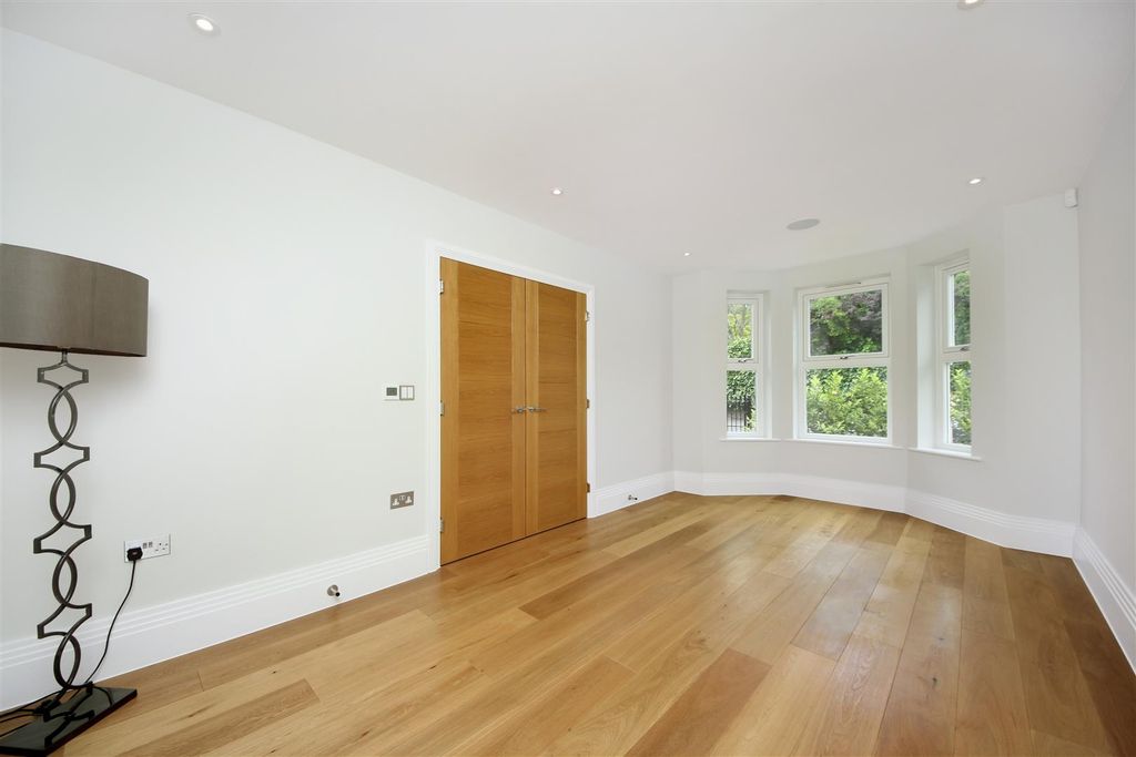 Property photo 3 of 21