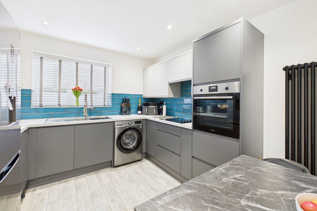 Property photo 1 of 16 Cam03162G0-Pr0389-Still013