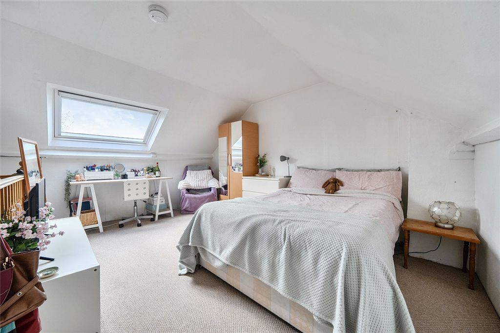 Property photo 2 of 20 Loft