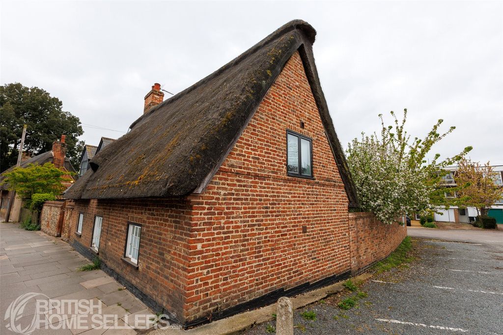 Property photo 3 of 39 Picture No. 02