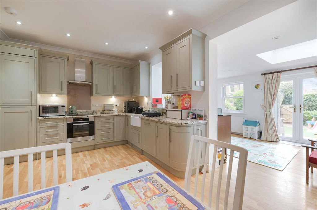 Property photo 2 of 15 Kitchen/Diner