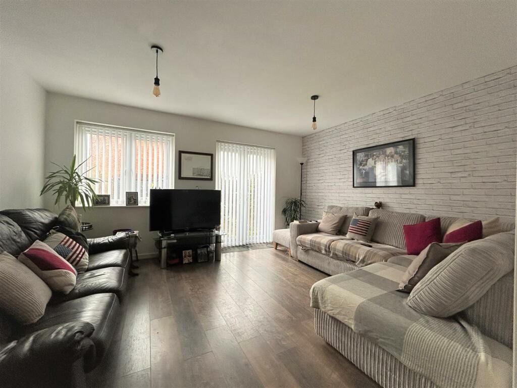 Property photo 2 of 10 4823772