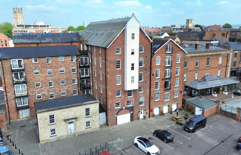 Property photo 1 of 11