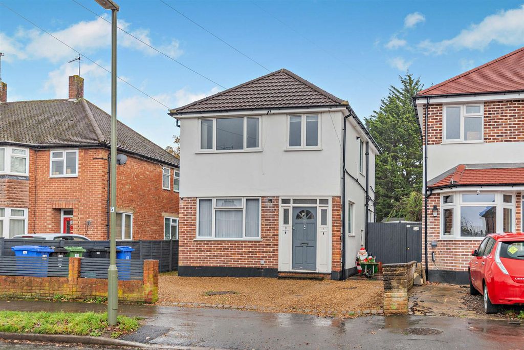 Property photo 1 of 7 8672774-Exterior05-800.Jpg