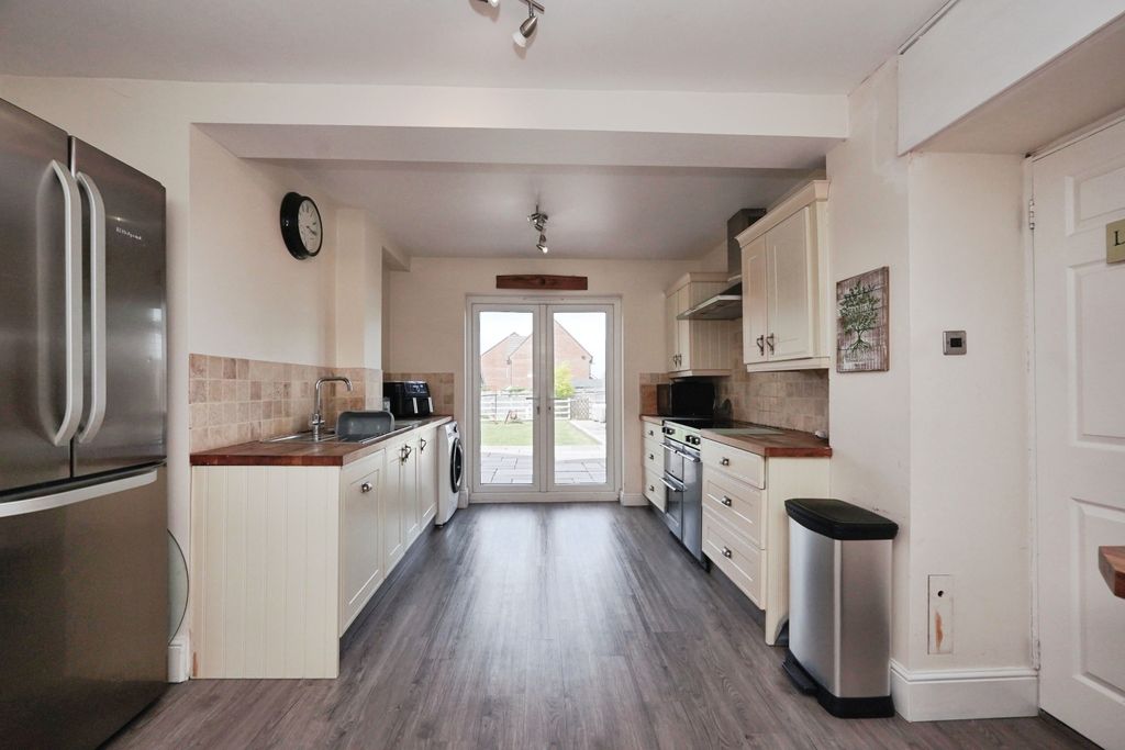 Property photo 3 of 37 Main Kitchen