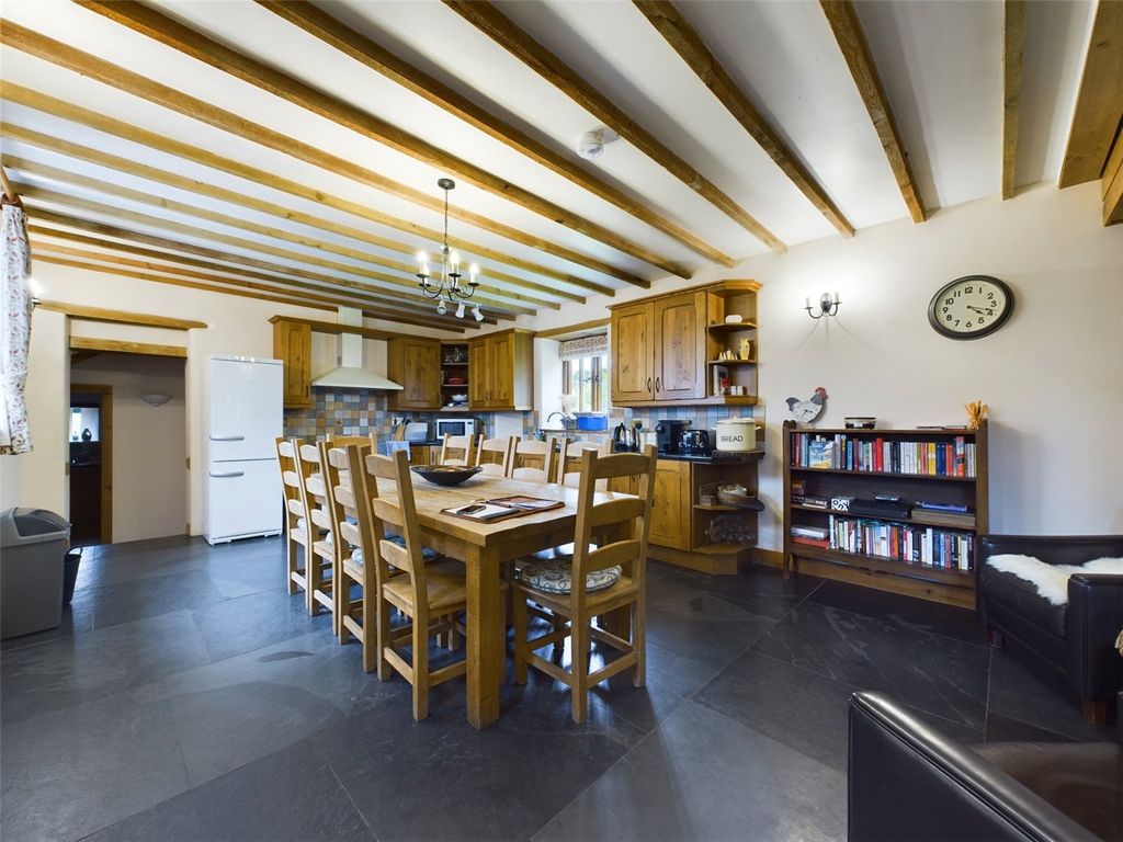 Property photo 2 of 27 Picture No. 07