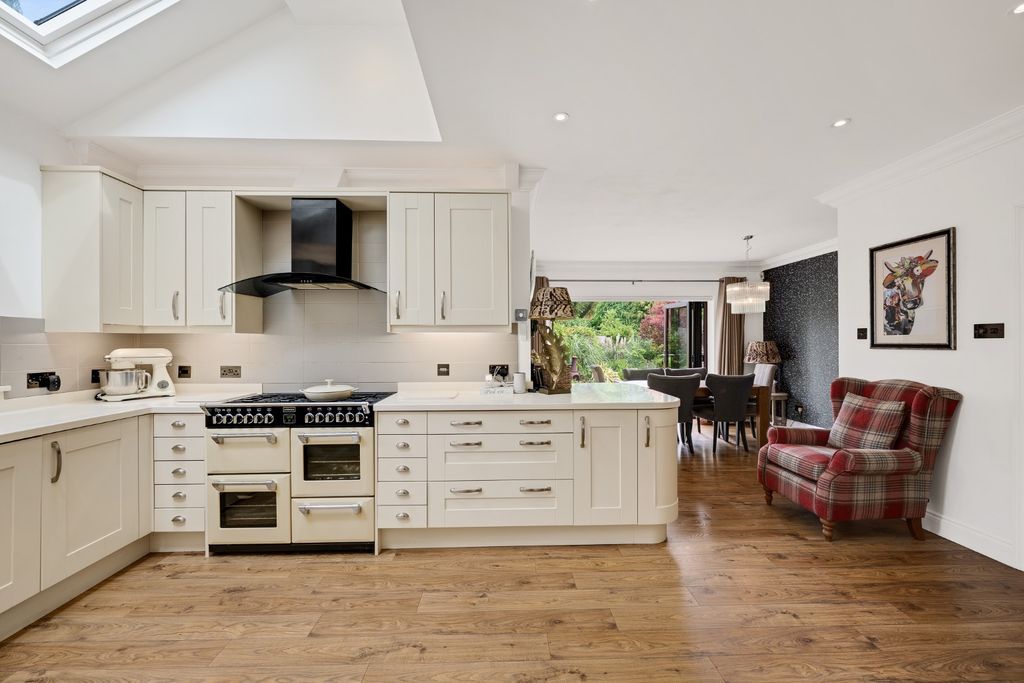 Property photo 2 of 27 4004623