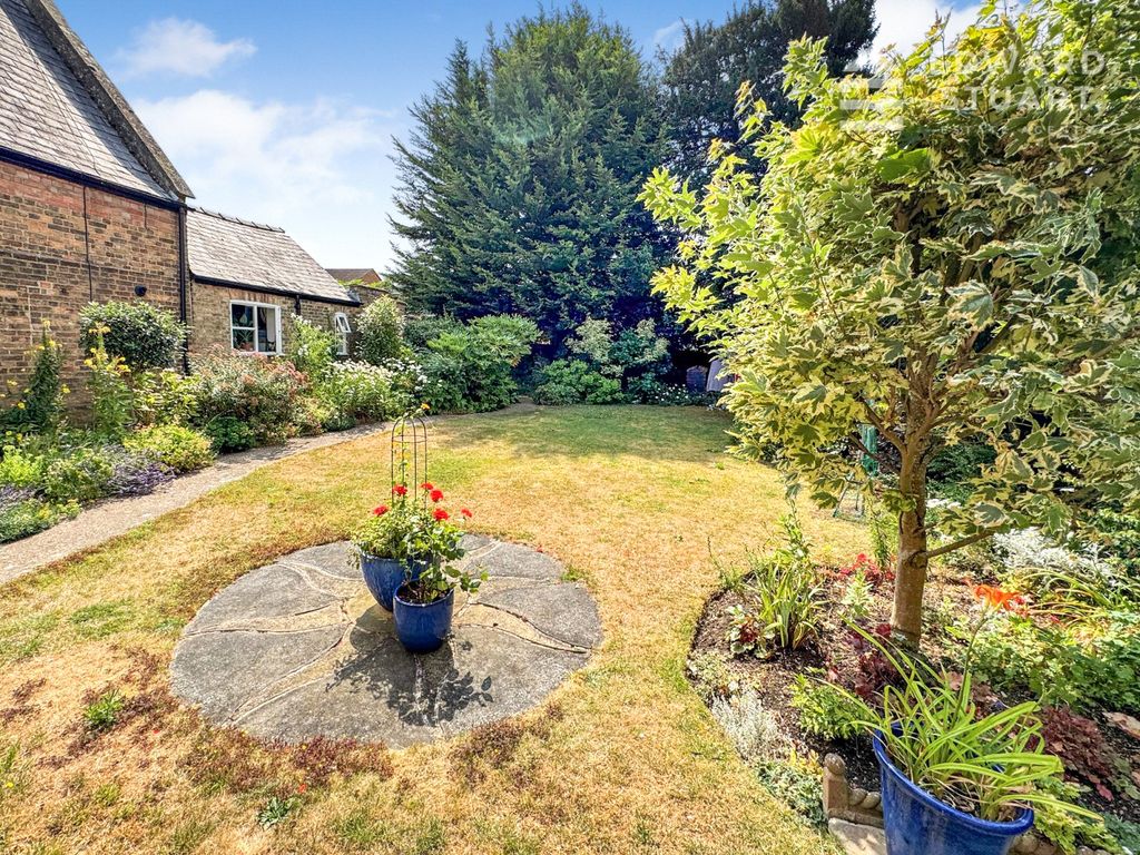 Property photo 2 of 17 Picture No. 01
