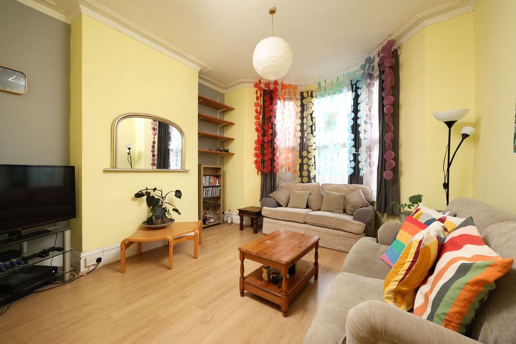 Property photo 2 of 13