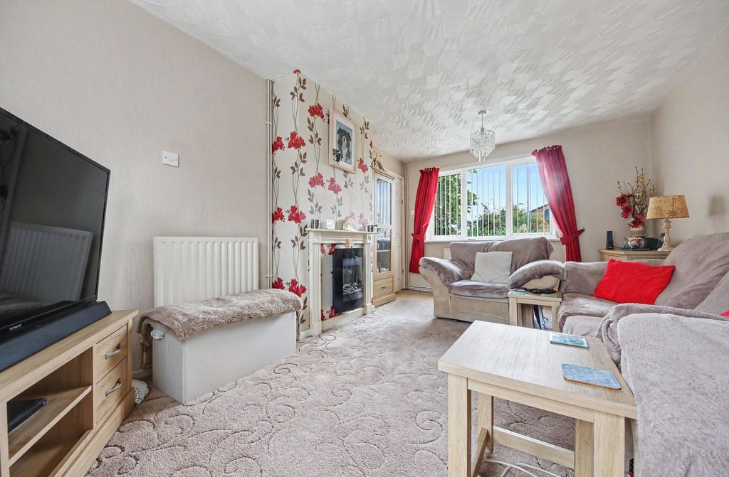 Property photo 2 of 19