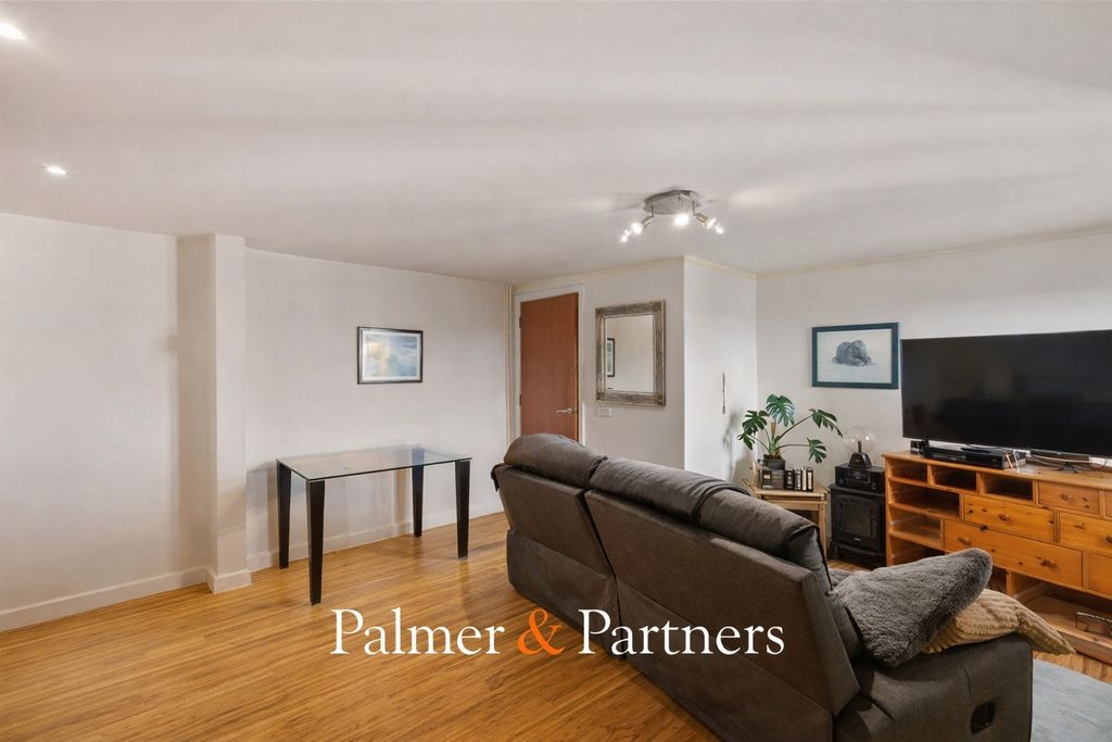 Property photo 3 of 6 Reception Room