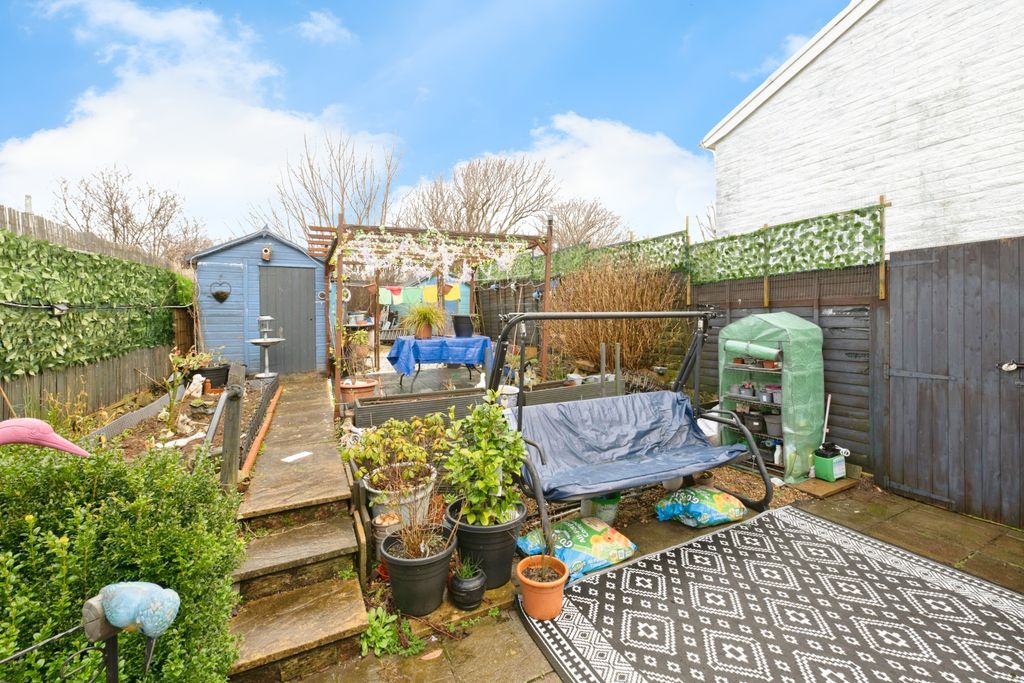 Property photo 3 of 17 Photography