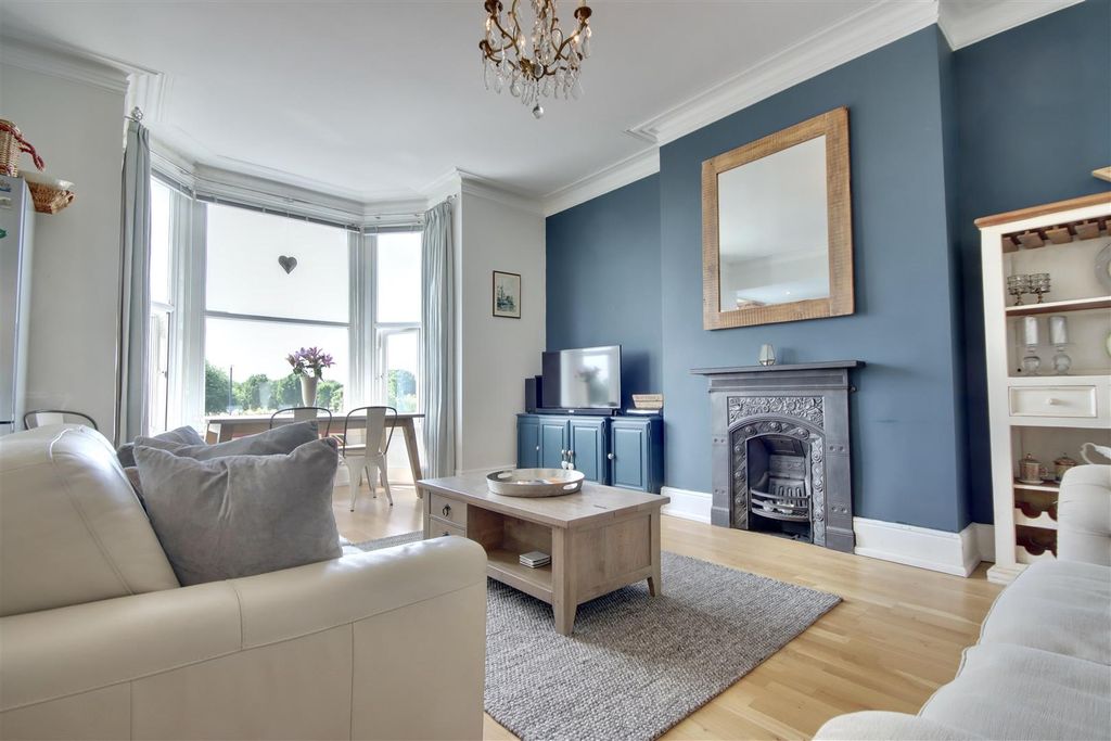 Property photo 3 of 19 7Ae6Adc4-38Ed-48F9-Addc-B6C630C2F614_1_201_A.Jpeg