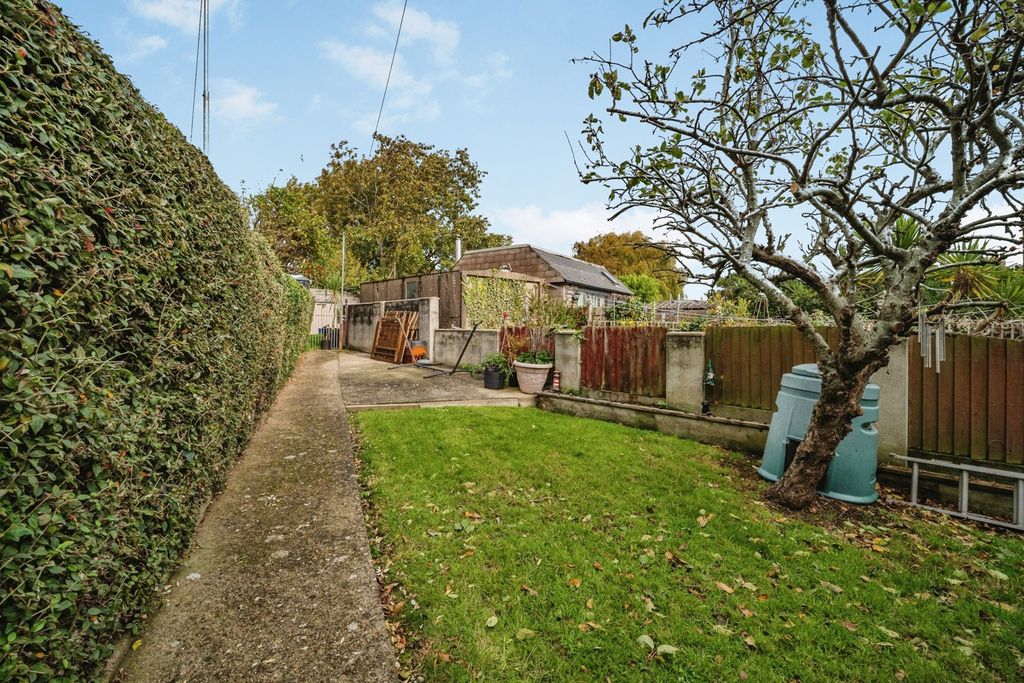 Property photo 2 of 17 Photo