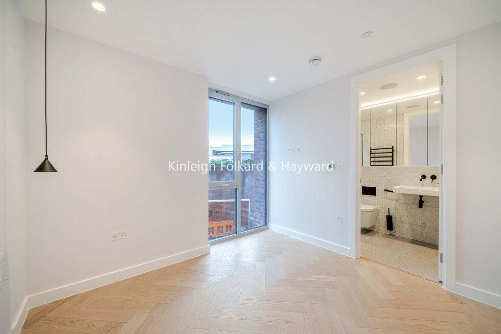 Property photo 3 of 15 Picture No. 05