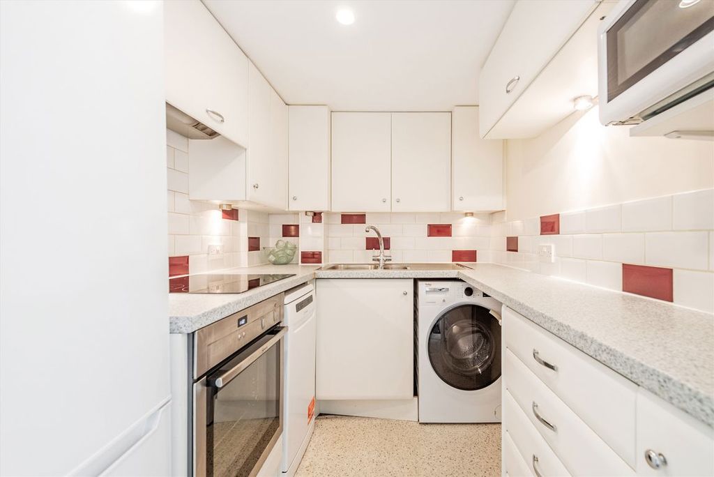 Property photo 3 of 8