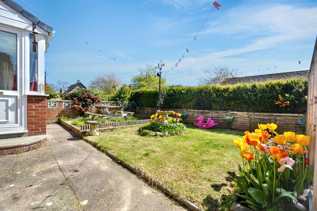 Property photo 3 of 18 Photo 12