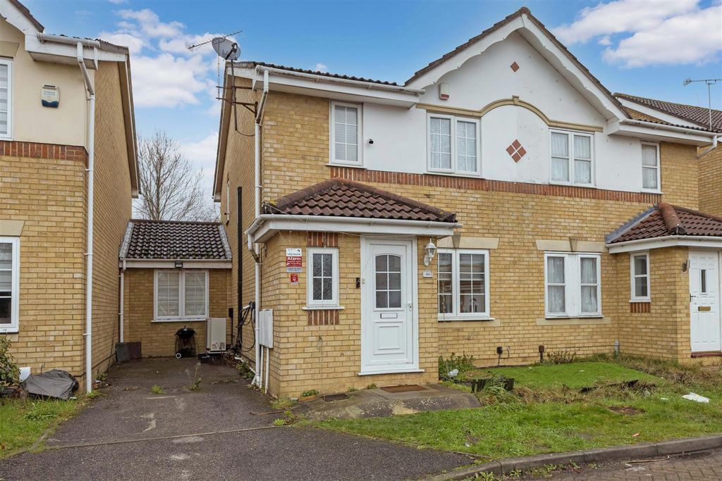 Property photo 1 of 18 46 Gervaise Close-2.Jpg