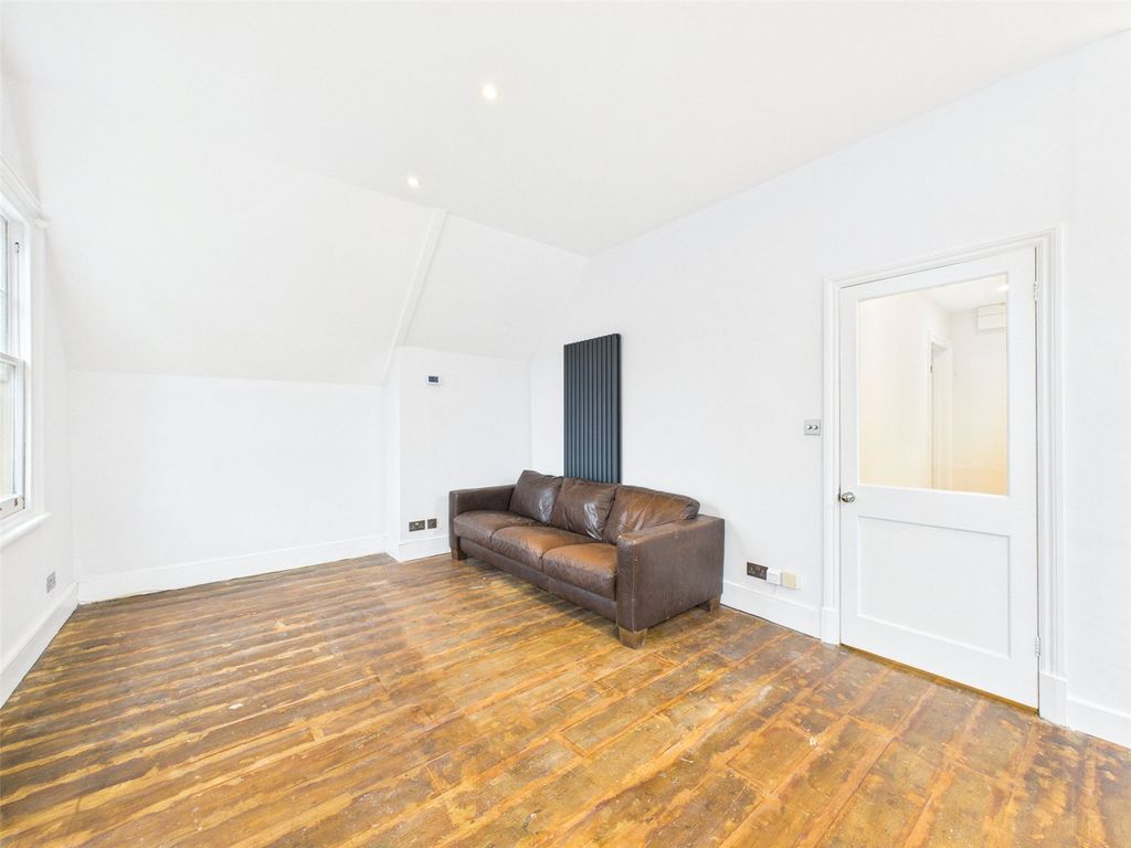 Property photo 2 of 6 Picture No. 05