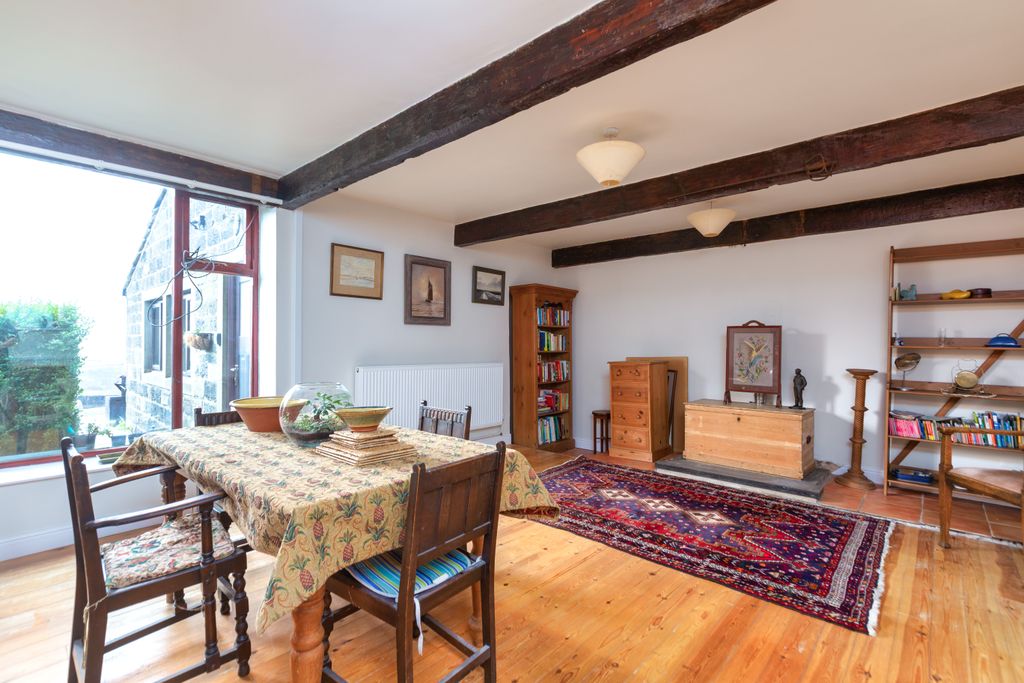 Property photo 3 of 35 Lower Mount Farm-32