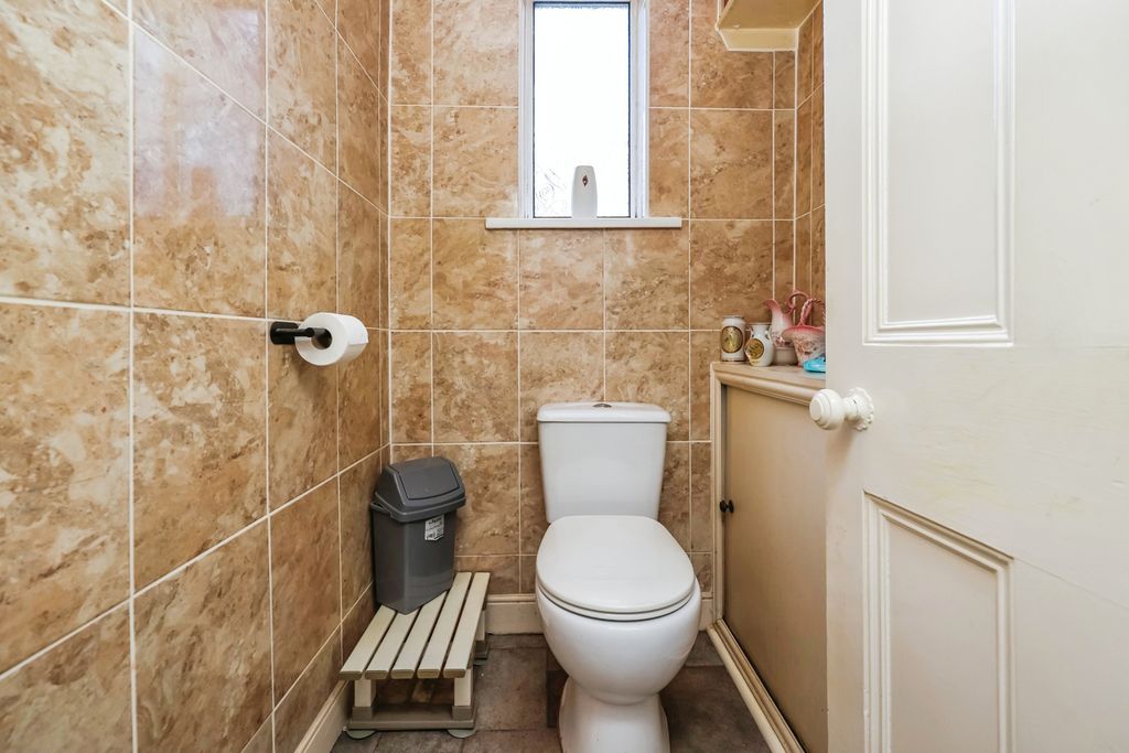 Property photo 3 of 15 Upstairs W.C.