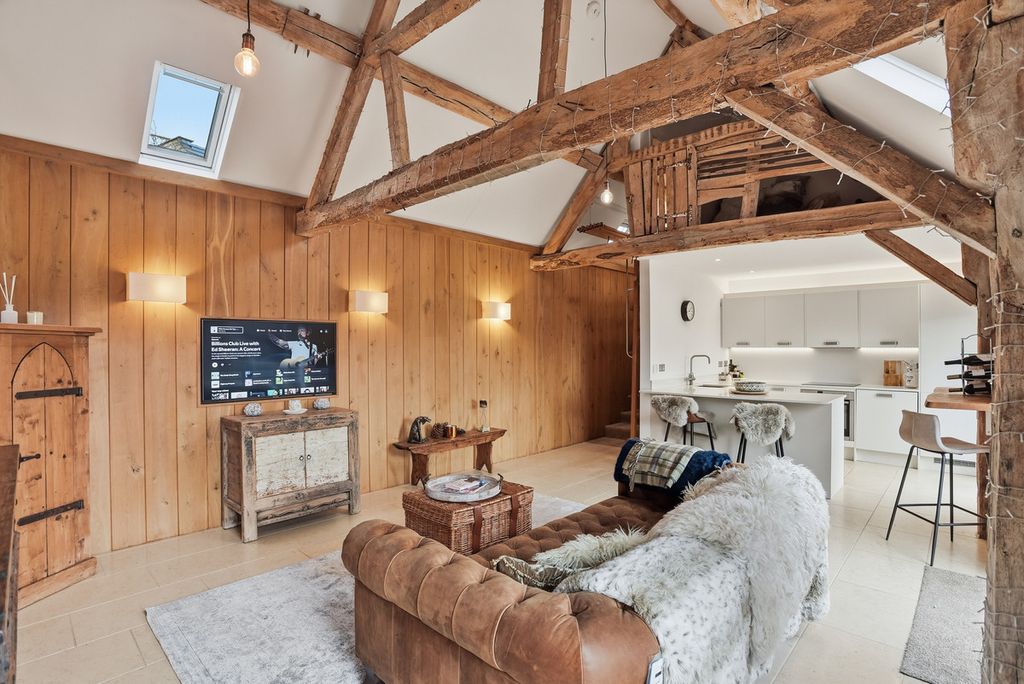 Property photo 3 of 25