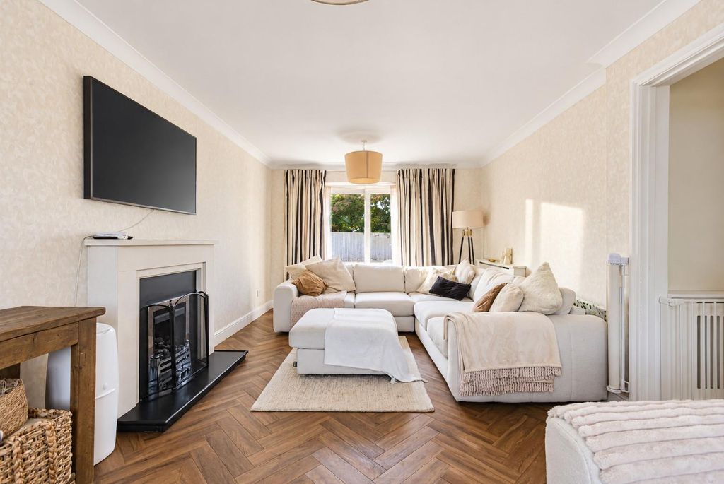 Property photo 2 of 40 19.Jpg