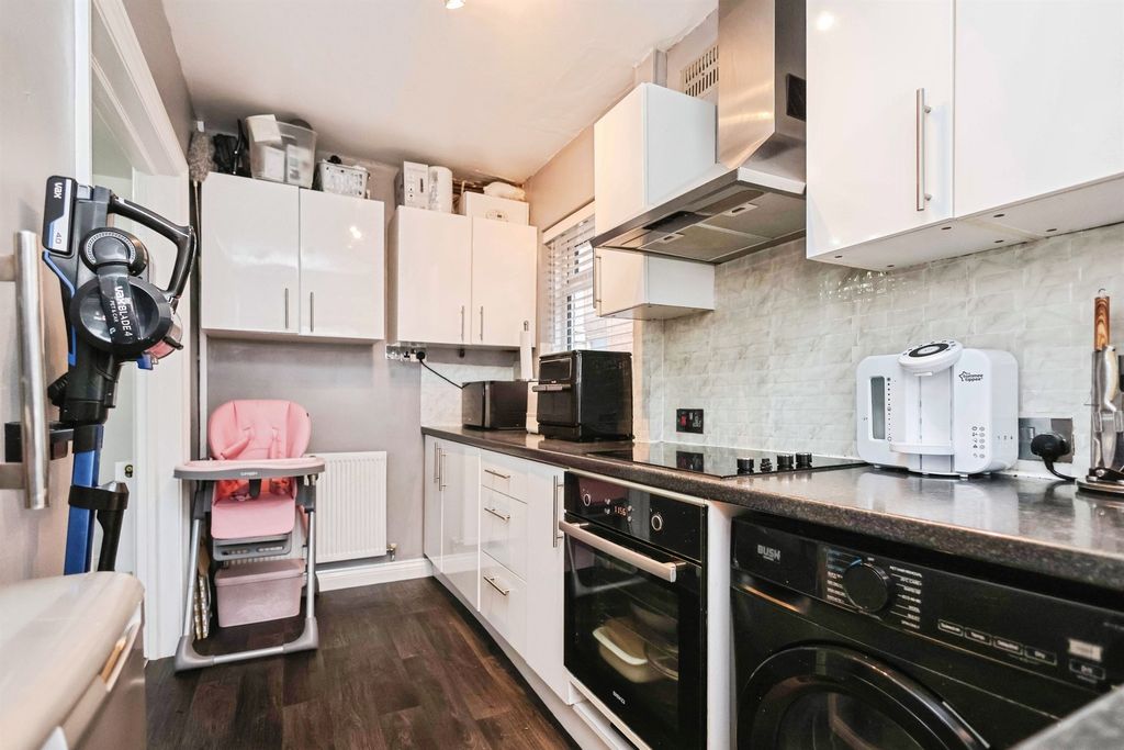 Property photo 2 of 13