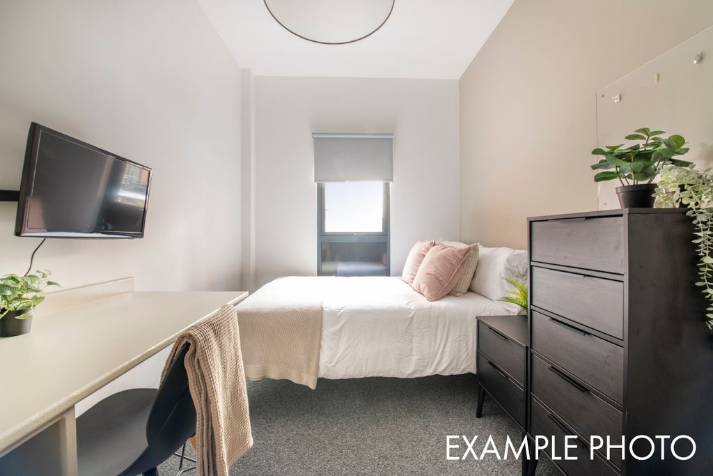 Property photo 2 of 8 Flat E, Hosiery, Example 4