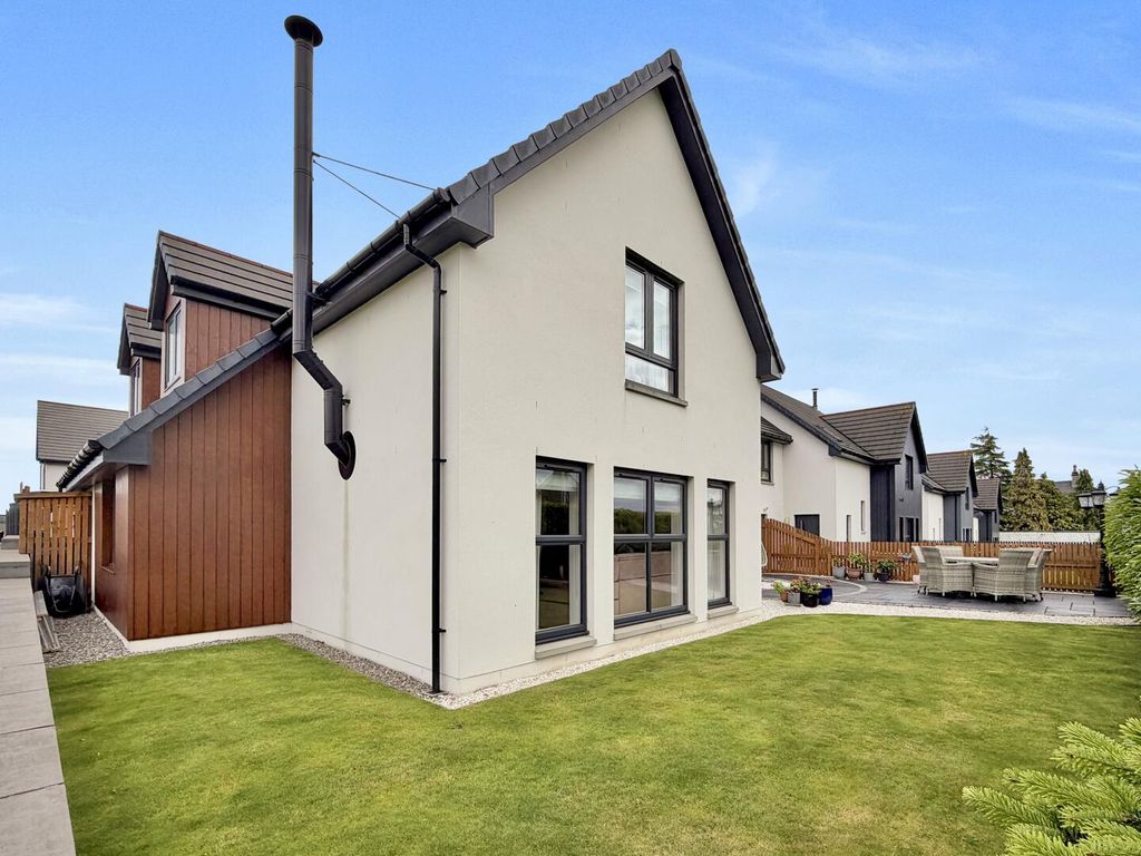 Property photo 2 of 43 Rear Garden